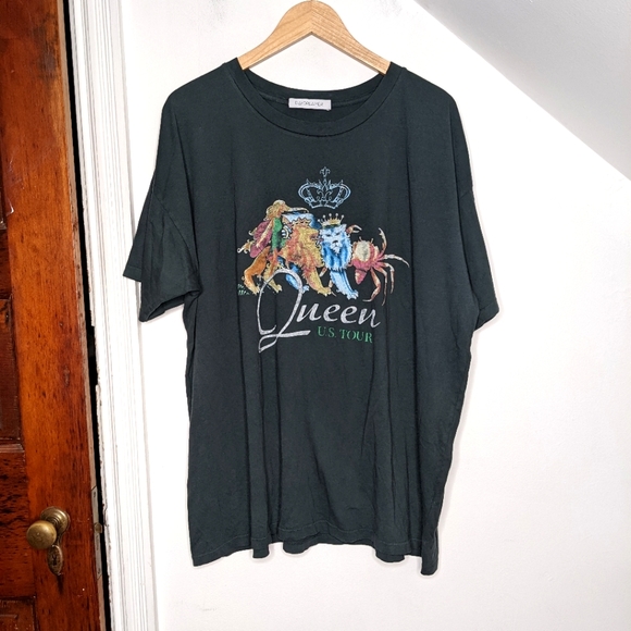DAYDREAMER Queen US Tour Merch Tee In Vintage Black NEW Size XL